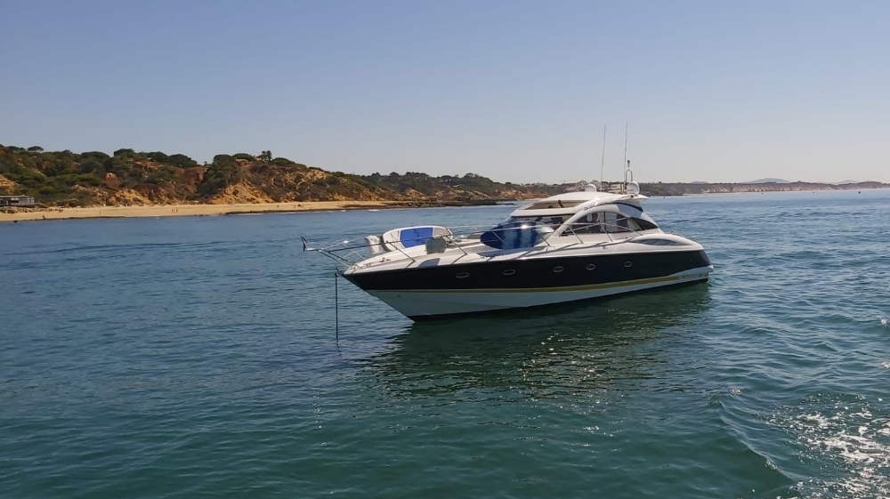 B.Happy Luxury Charter - Vilamoura Luxury Yacht